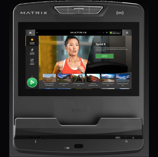 Беговая дорожка Matrix Performance. Консоль Touch